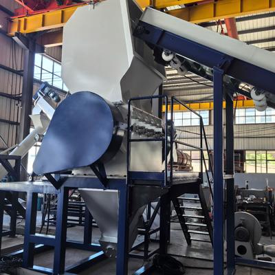 kopen Automatic HDPE Bottles Crusher Machine 90KW for Plastic Recycling 1000kg/hr online manufacture