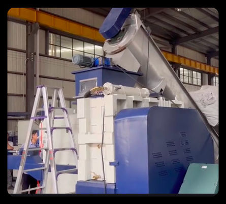 1000 kg/uur Plastic Drying Machine Ce Plastic Squeezing Machine 90kw - 350kw