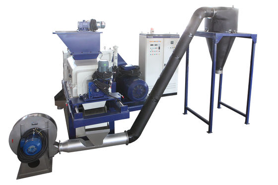 Automatische kunststofdroger met cyclone silo