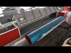 Horizontale plastic versnipper